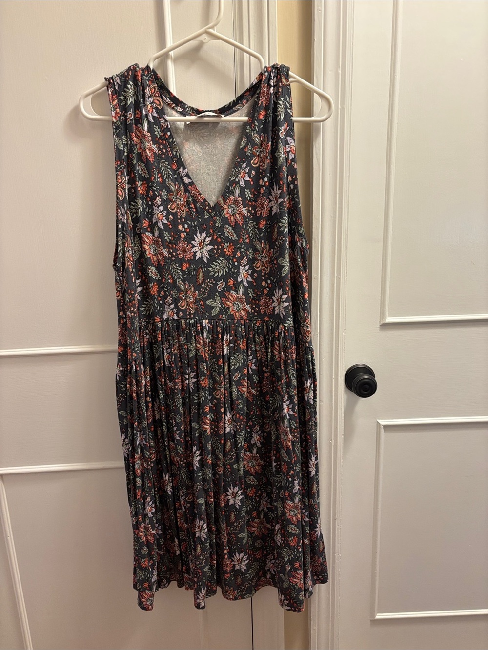 Loft Women's Floral V-Neck Sleeveless Dress - Gray with Coral Floral